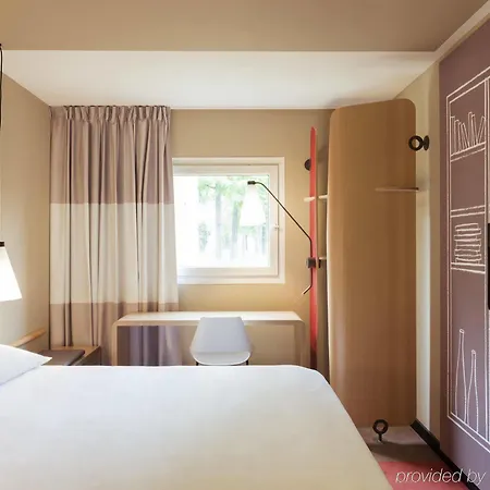 Ibis Paris Le Bourget Hotel La Courneuve Exterior photo