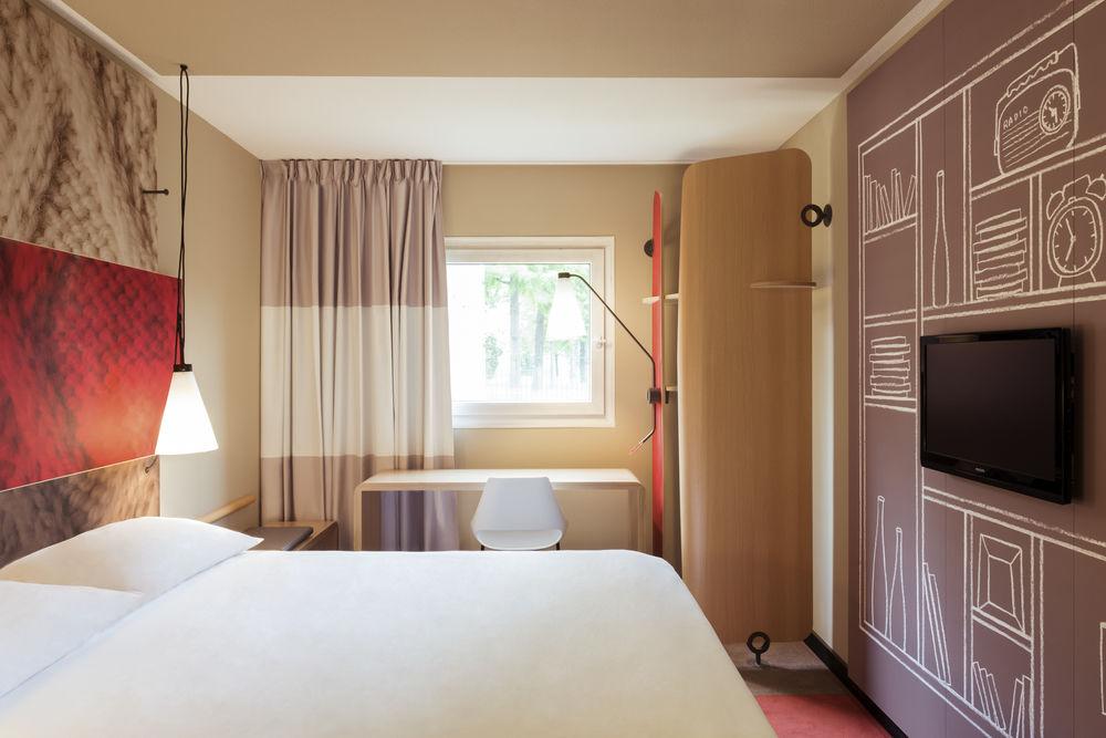 Hotel Ibis Paris Le Bourget
